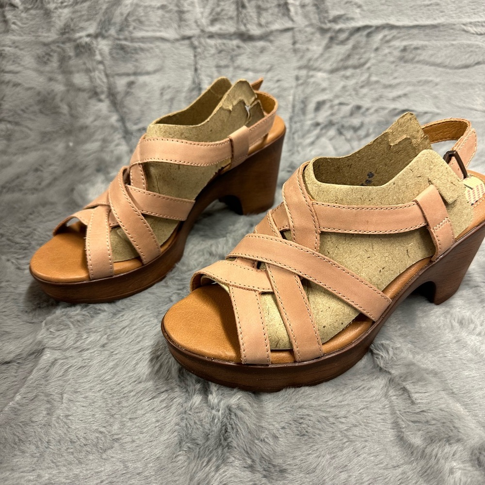 B.O.C. By Born Adara Sandals - Blush Color - Size 8. New in Box.